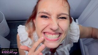 Tvár Kurva Deepthroat pre Mladých Babe a Cum na Zuby pre Čistenie